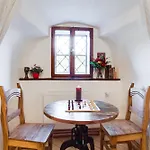 Krumlov Tower Gasthuis 3*